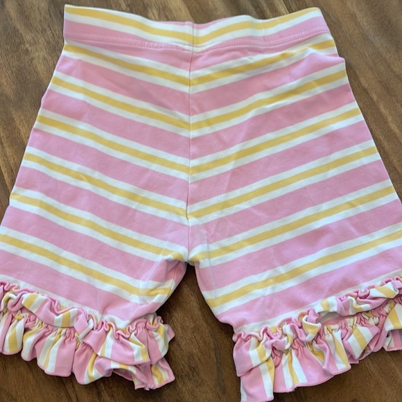 Shorties - Picture 4 of 10